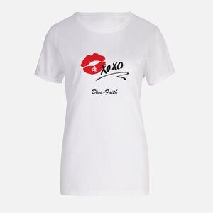 Diva-Faith White T-Shirt with Red Lip Print